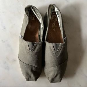 Toms Men's Size 11 Classic Slip On
